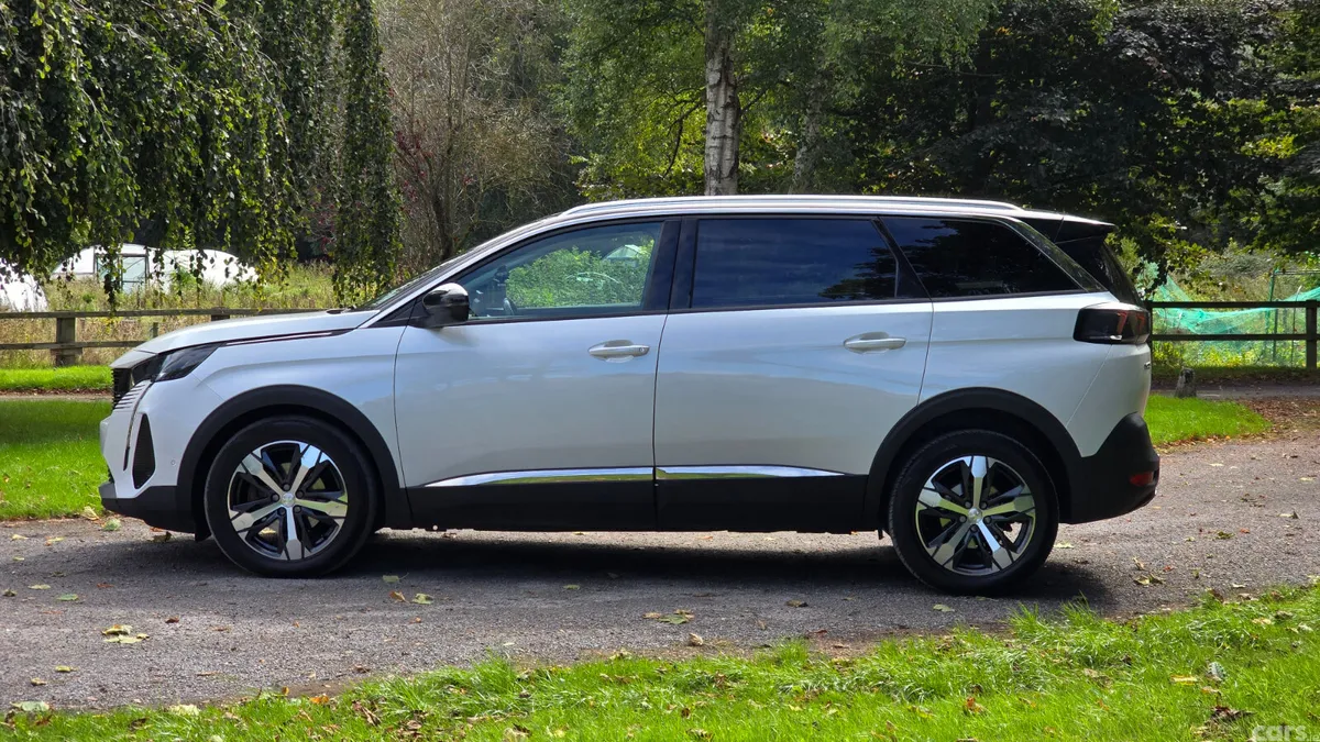 Peugeot 5008 MPV, Diesel, 2021, White