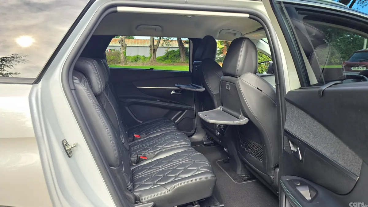 Peugeot 5008 MPV, Diesel, 2021, White