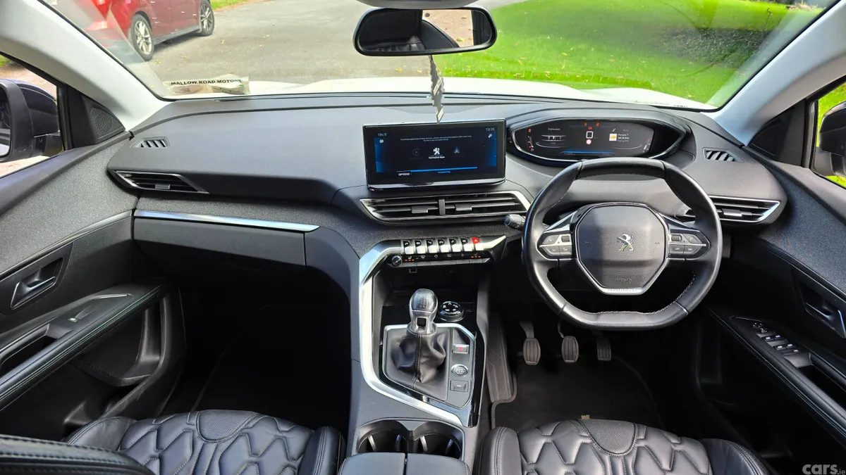 Peugeot 5008 MPV, Diesel, 2021, White