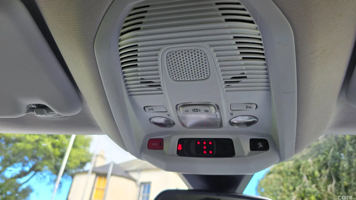 Peugeot 5008 MPV, Diesel, 2021, White
