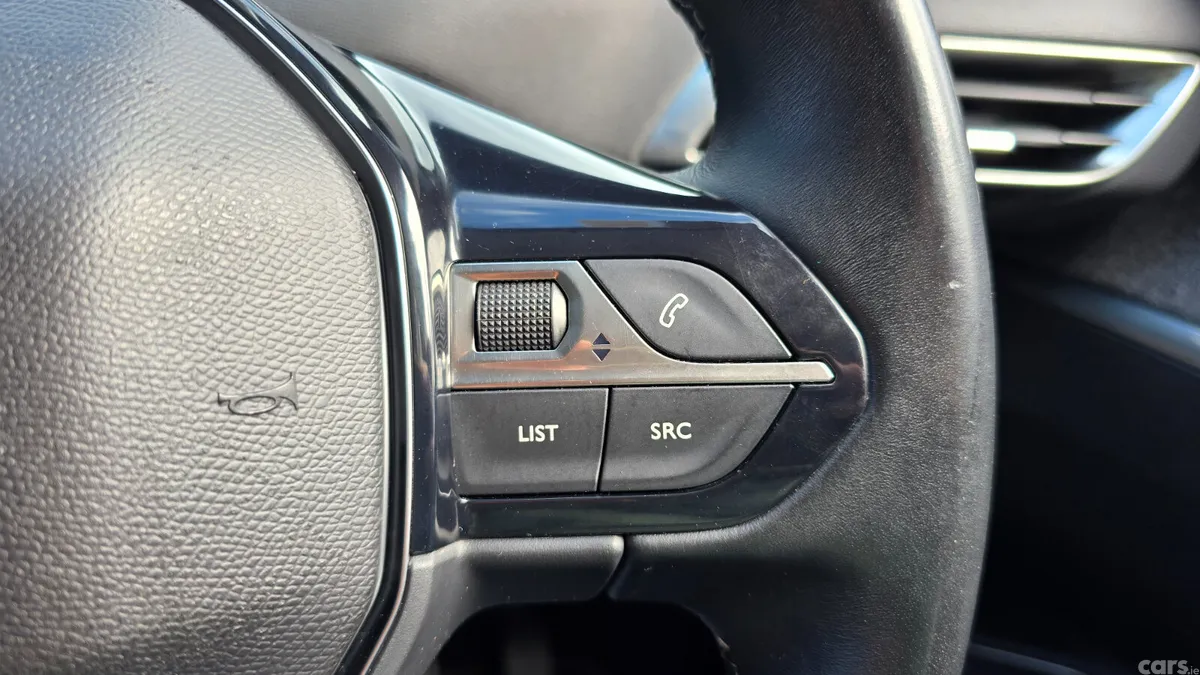 Peugeot 5008 MPV, Diesel, 2021, White
