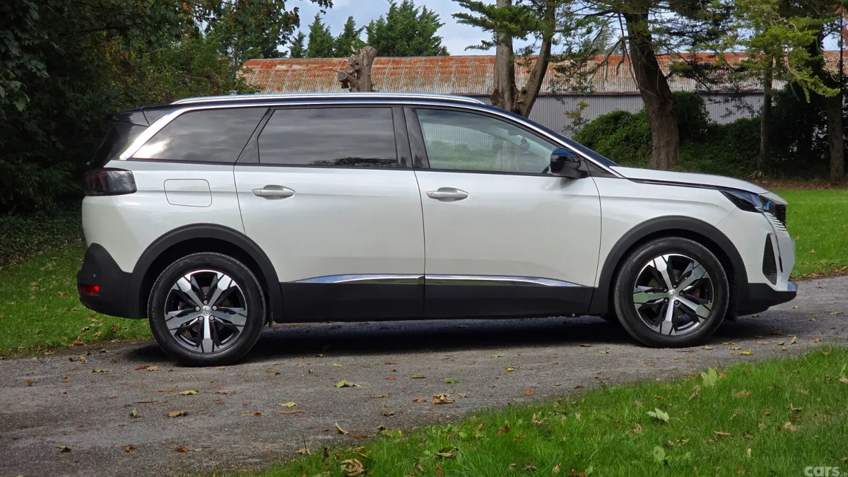 Peugeot 5008 MPV, Diesel, 2021, White