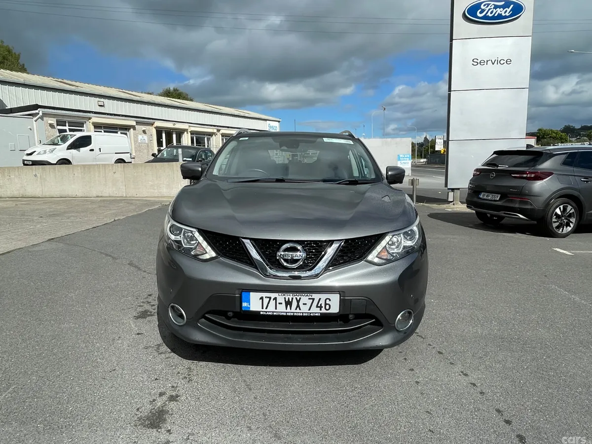 Nissan Qashqai SUV, Diesel, 2017, Grey