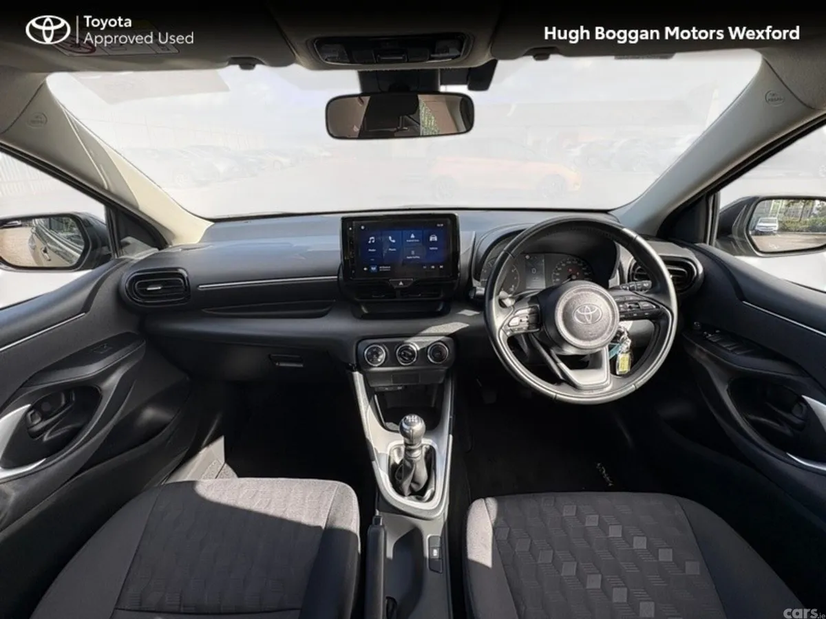 Toyota Yaris Hatchback, Petrol, 2025, Bronze