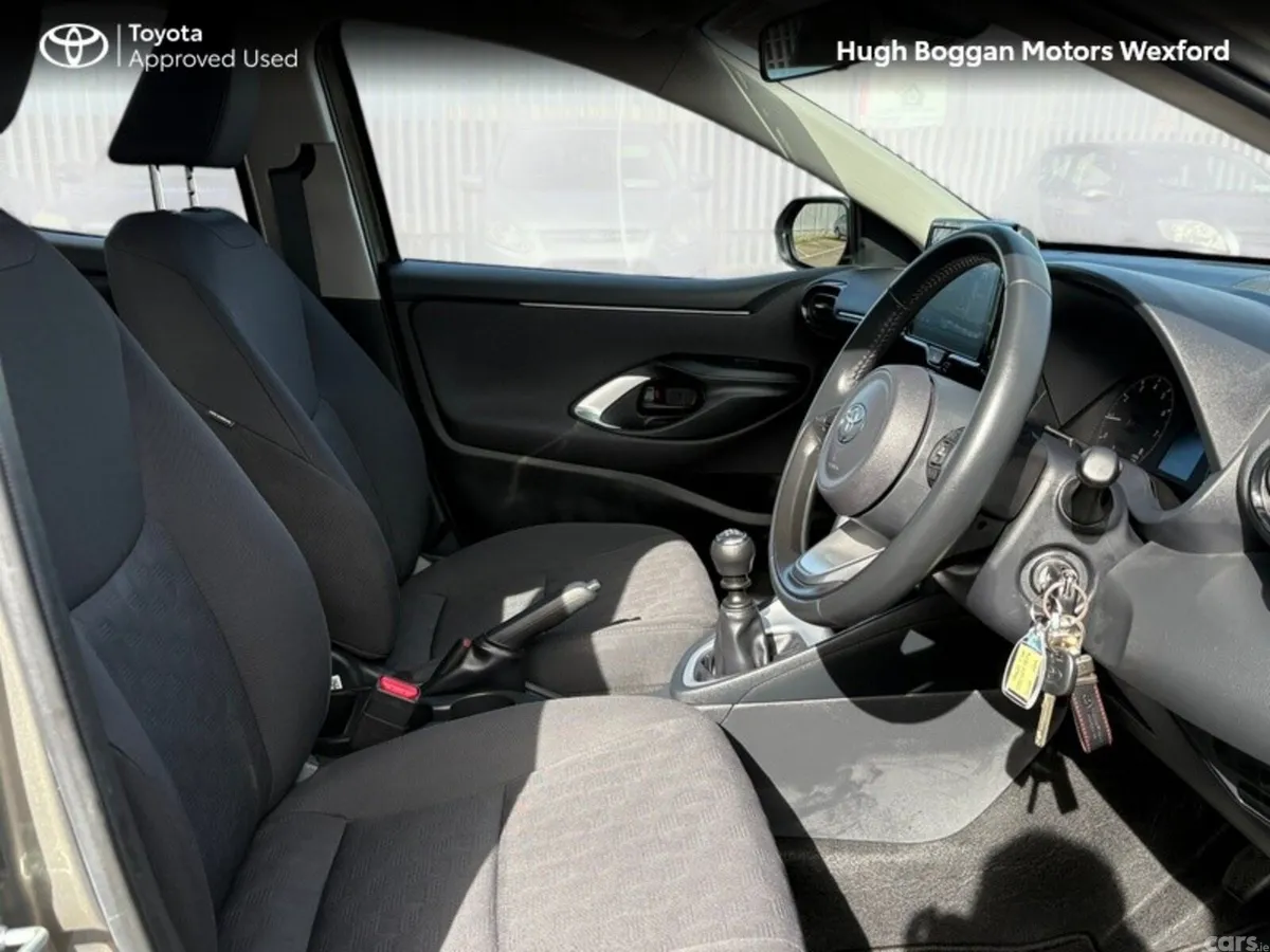 Toyota Yaris Hatchback, Petrol, 2025, Bronze