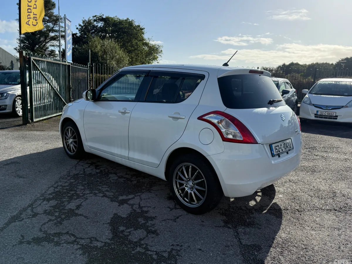 Suzuki Swift Hatchback, Petrol, 2015, White