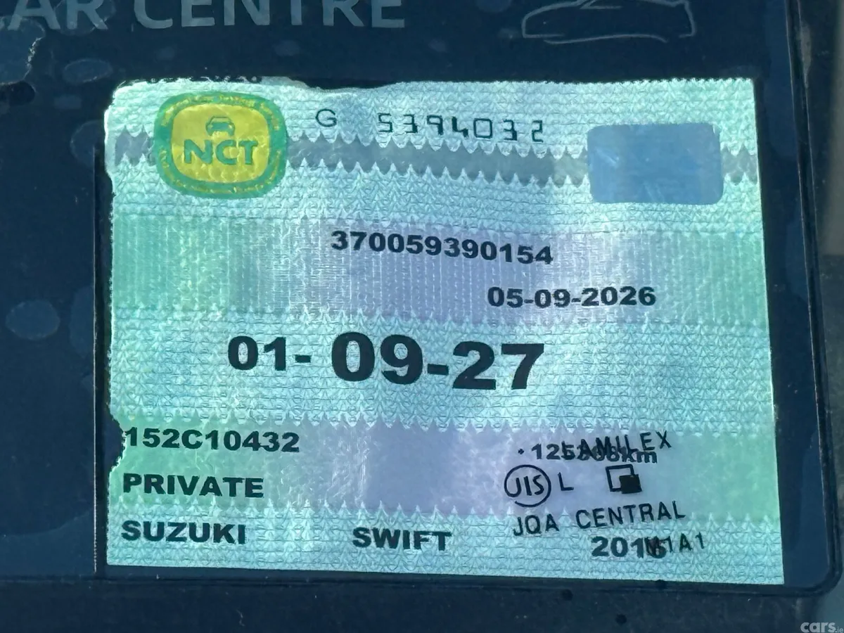Suzuki Swift Hatchback, Petrol, 2015, White