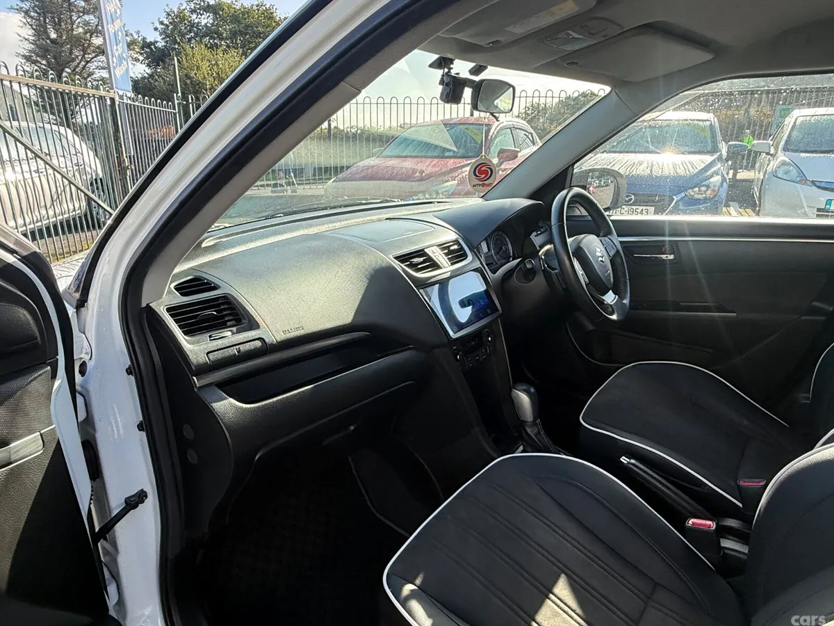 Suzuki Swift Hatchback, Petrol, 2015, White