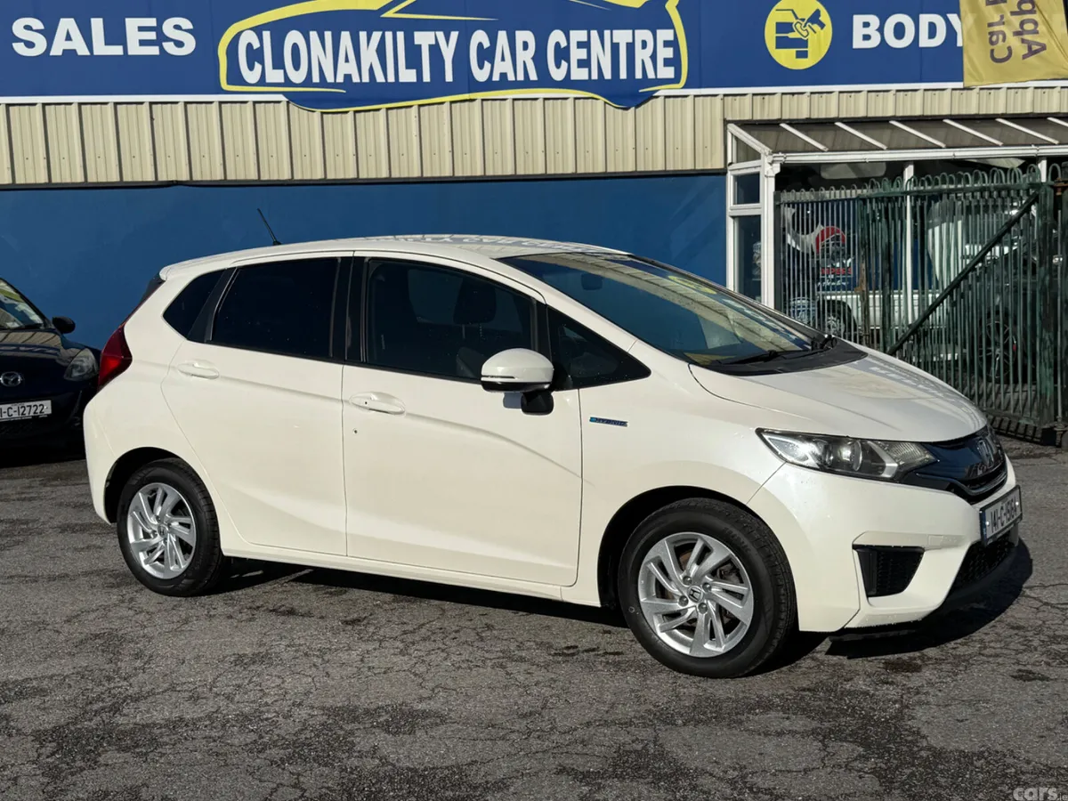 Honda Fit Hatchback, Petrol Hybrid, 2014, White