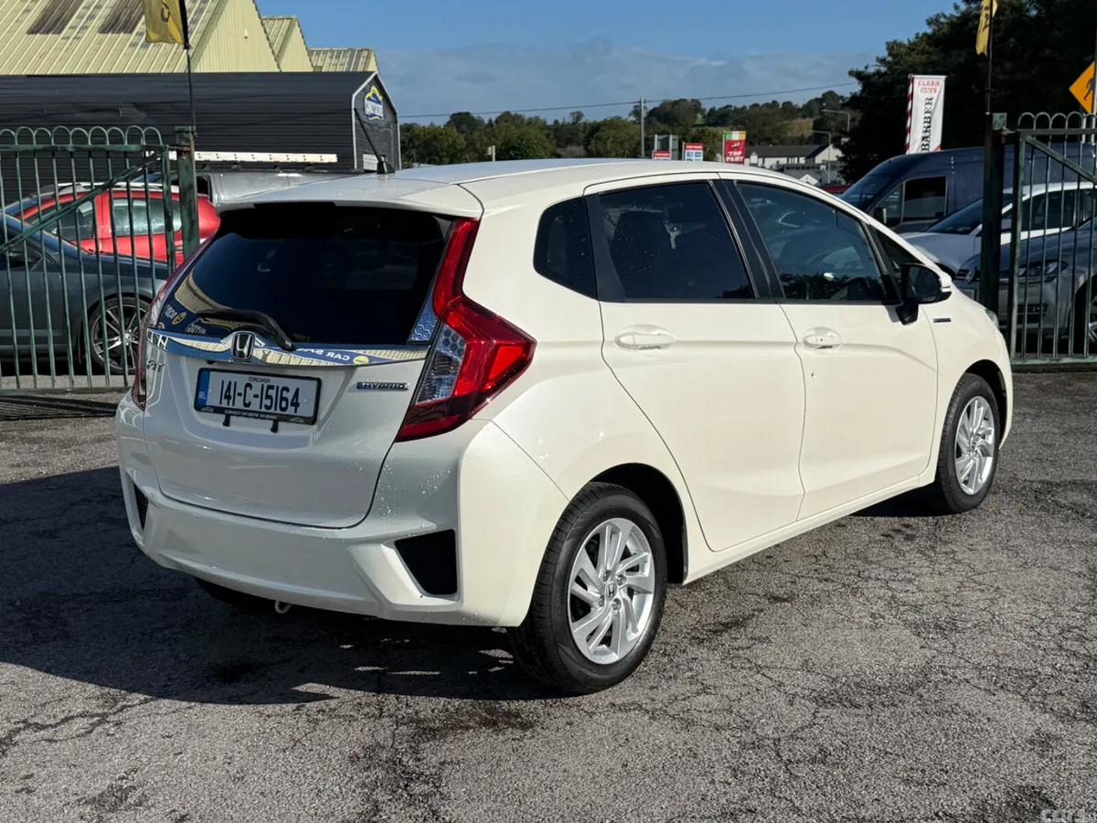 Honda Fit Hatchback, Petrol Hybrid, 2014, White