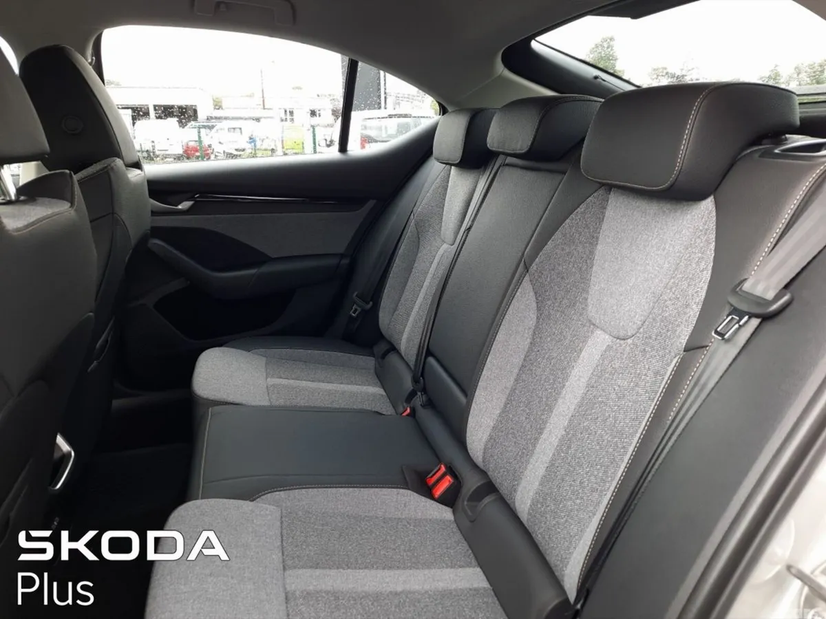 Skoda Octavia Saloon, Diesel, 2026, Grey