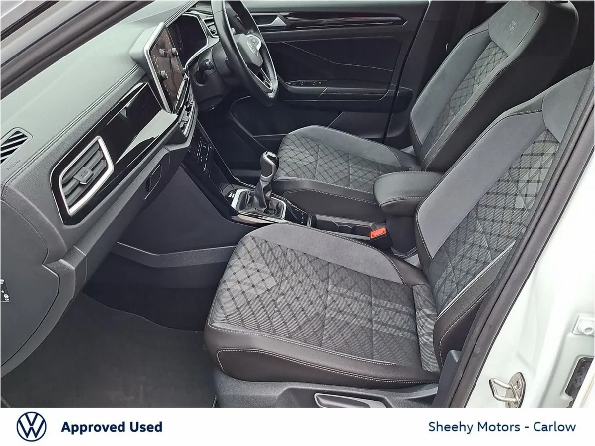 Volkswagen T-Roc SUV, Petrol, 2023, White