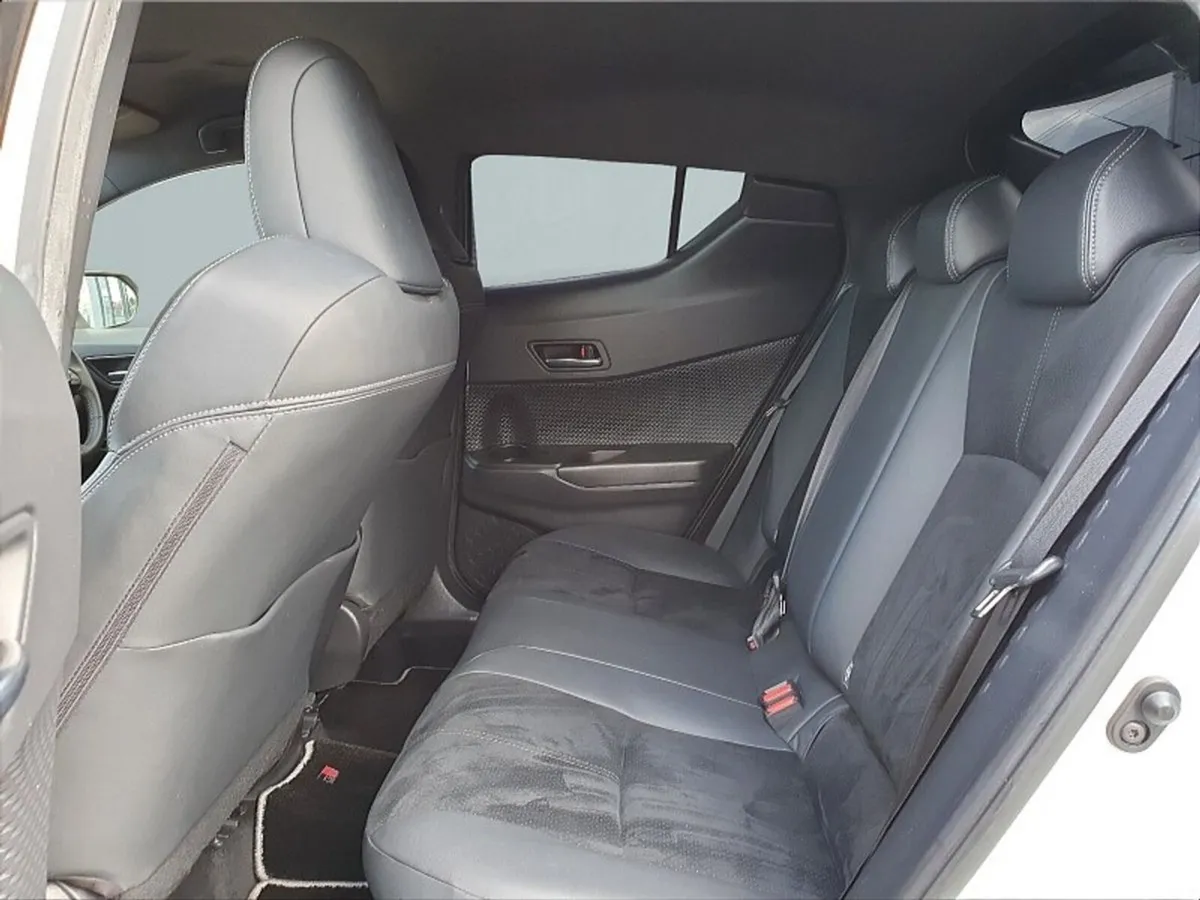 Toyota C-HR SUV, Petrol Hybrid, 2020, White