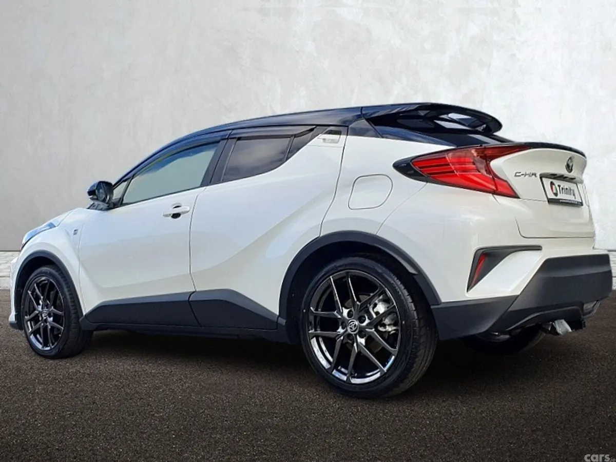 Toyota C-HR SUV, Petrol Hybrid, 2020, White
