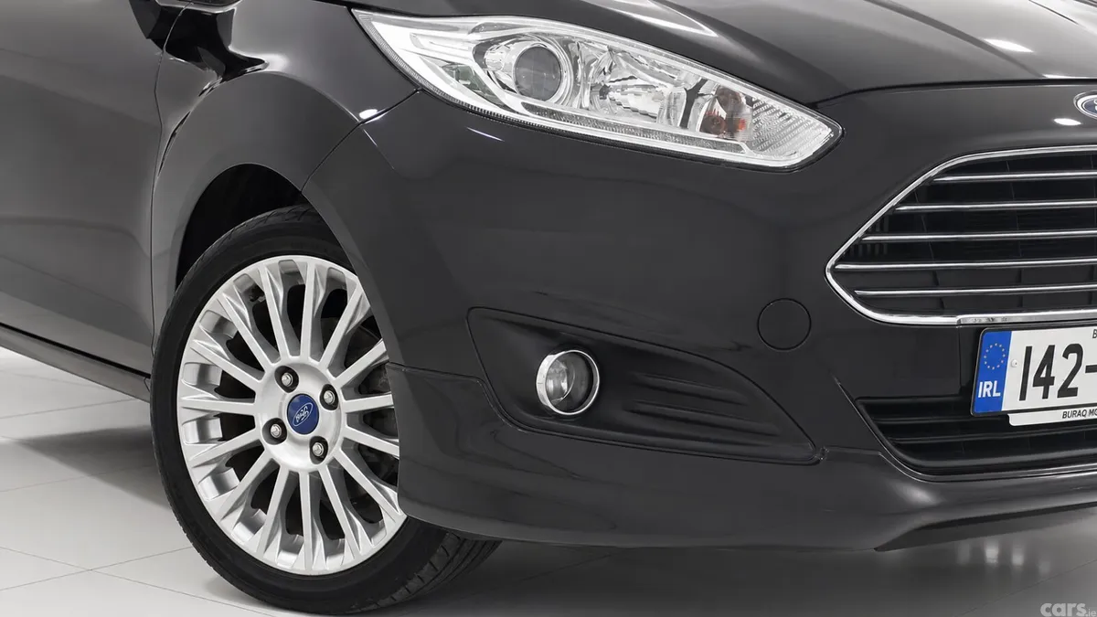 Ford Fiesta Hatchback, Petrol, 2014, Black