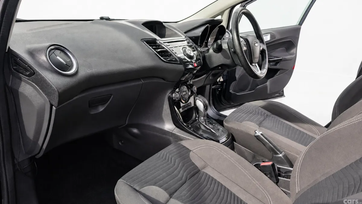 Ford Fiesta Hatchback, Petrol, 2014, Black