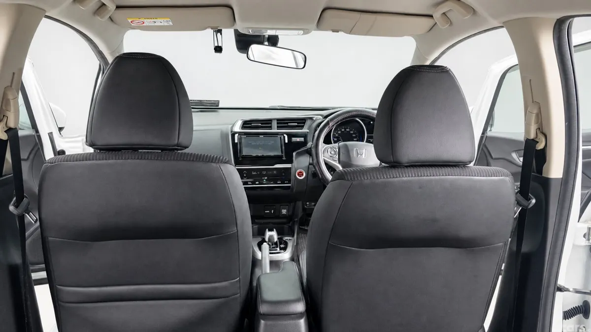Honda Fit Hatchback, Petrol Hybrid, 2019, White