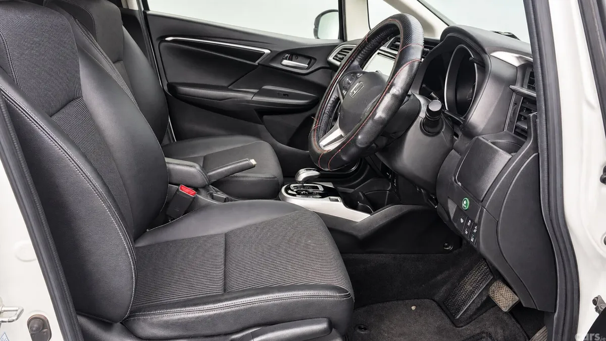 Honda Fit Hatchback, Petrol Hybrid, 2019, White