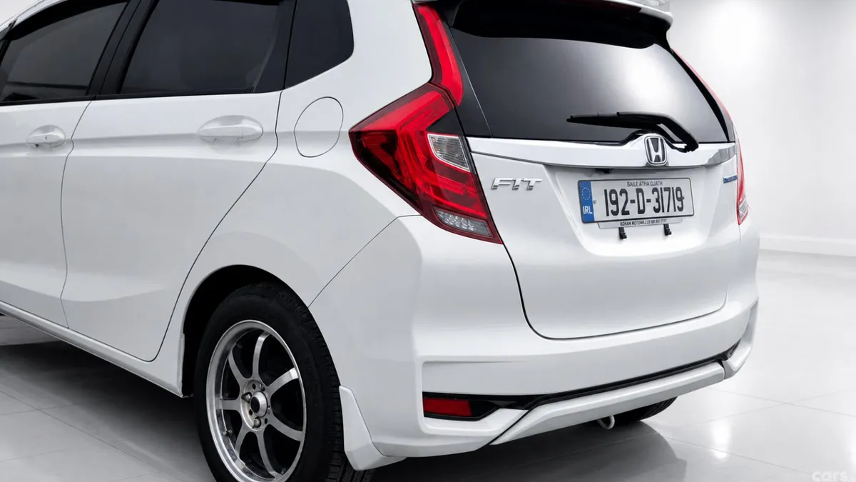 Honda Fit Hatchback, Petrol Hybrid, 2019, White