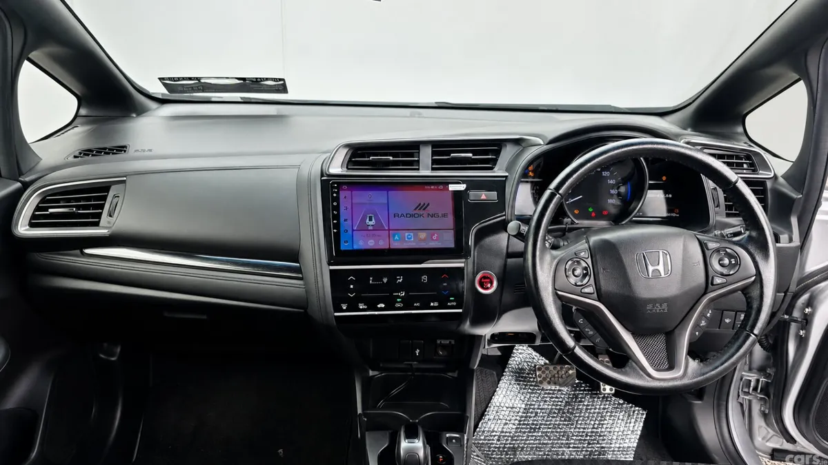 Honda Fit Hatchback, Petrol Hybrid, 2019, White