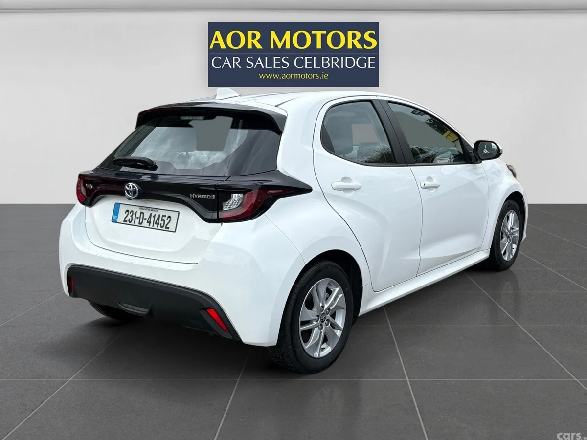 Toyota Yaris Hatchback, Petrol Hybrid, 2023, Black