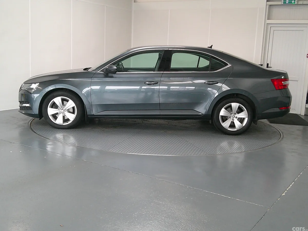 Skoda Superb Hatchback, Diesel, 2020, Grey