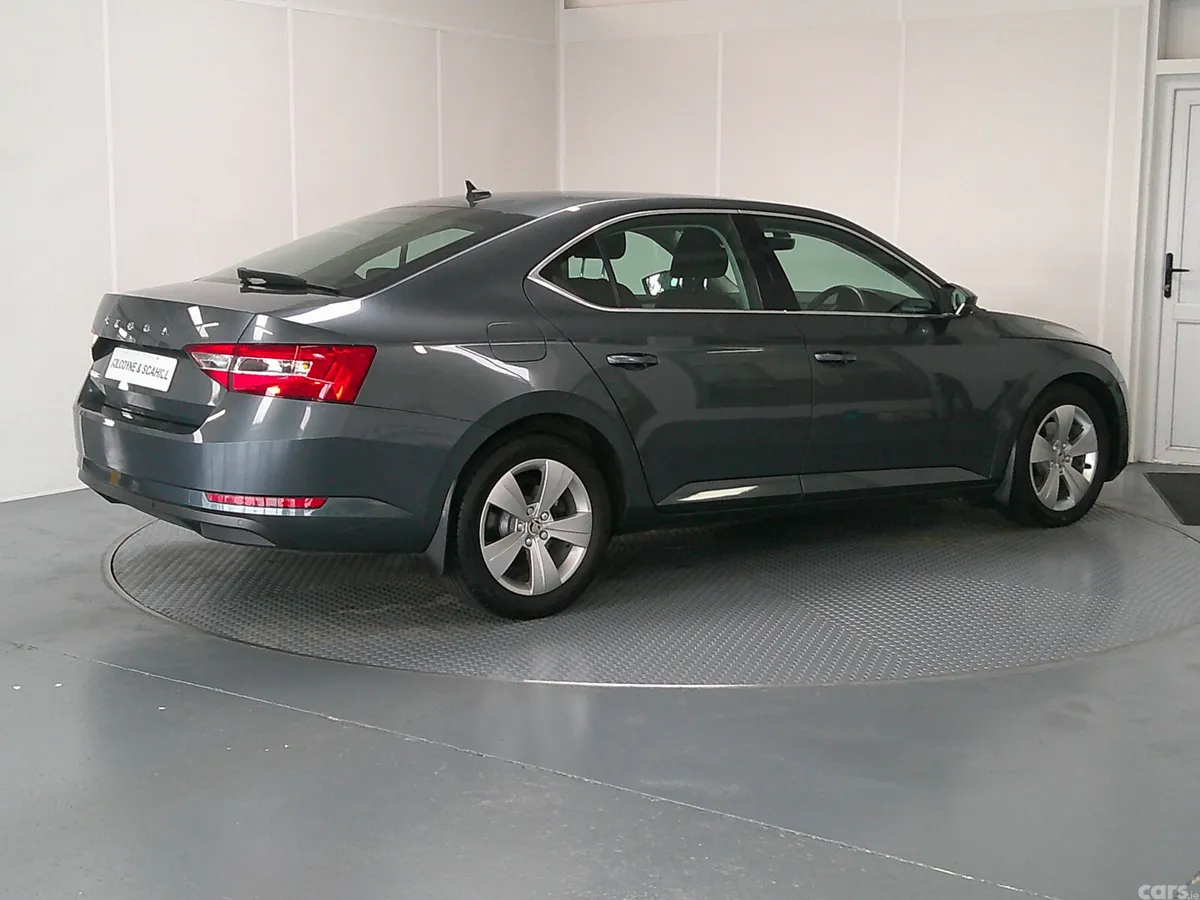 Skoda Superb Hatchback, Diesel, 2020, Grey