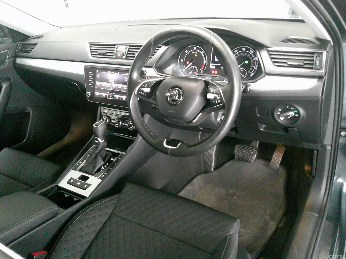 Skoda Superb Hatchback, Diesel, 2020, Grey
