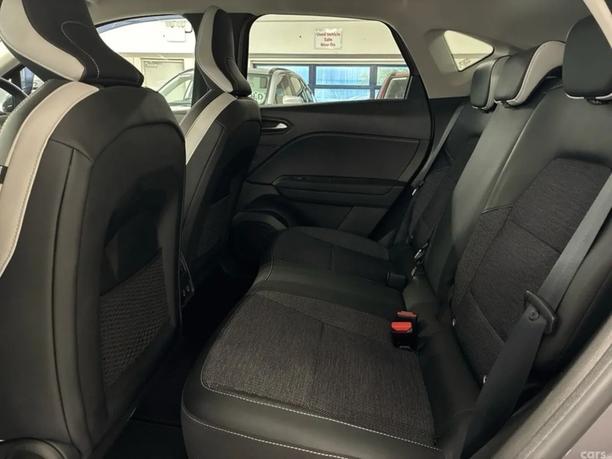 Renault Captur Hatchback, Petrol Plug-in Hybrid, 2021, Grey
