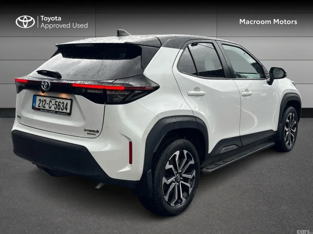 Toyota Yaris Cross Hatchback, Petrol Hybrid, 2021, White