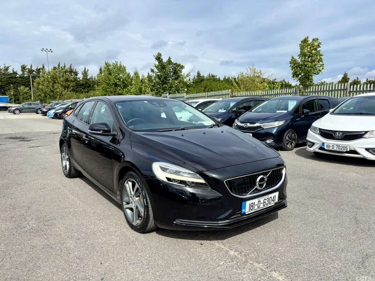 Volvo V40 Hatchback, Diesel, 2018, Black