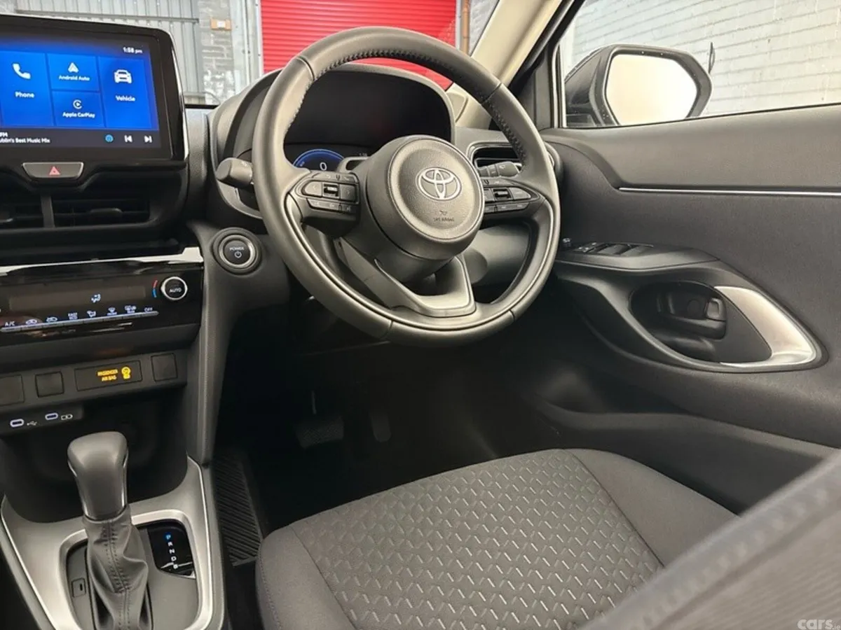 Toyota Yaris Cross Hatchback, Petrol Hybrid, 2026, Grey