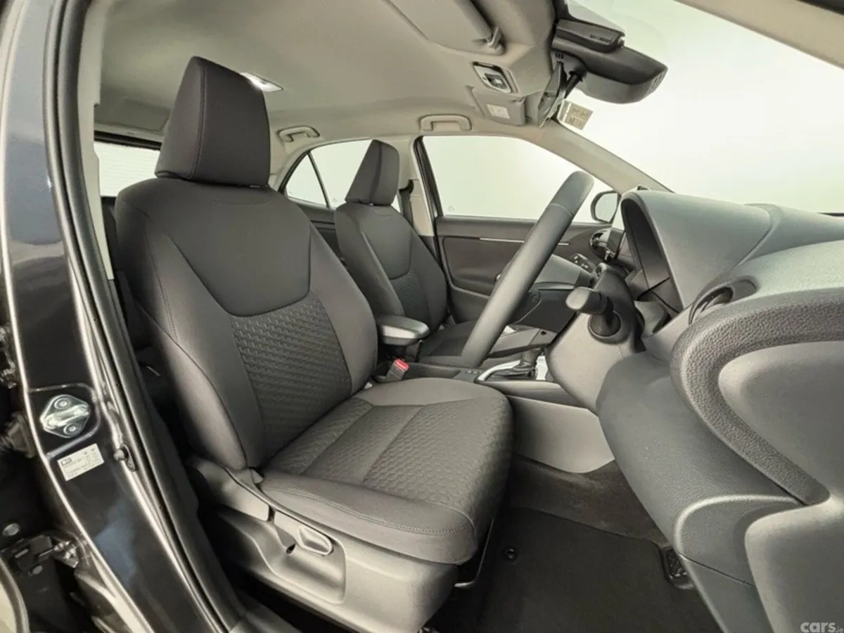 Toyota Yaris Cross Hatchback, Petrol Hybrid, 2026, Grey