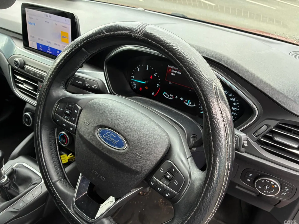 Ford Focus Hatchback, Diesel, 2020, Red
