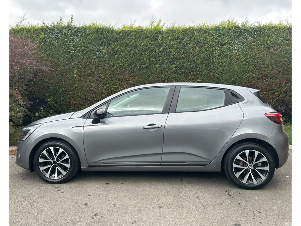 Renault Clio Hatchback, Petrol, 2023, Grey