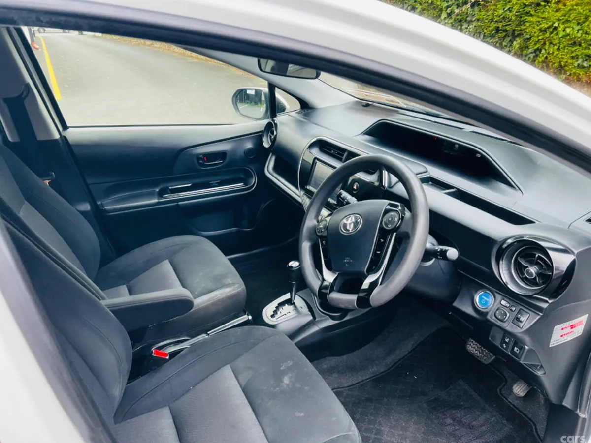 Toyota Aqua Hatchback, Petrol Hybrid, 2021, White