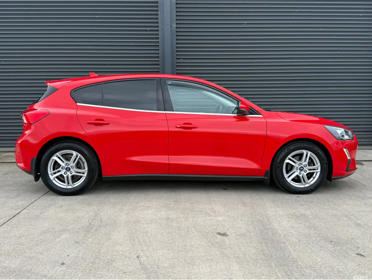 Ford Focus Hatchback, Diesel, 2020, Red
