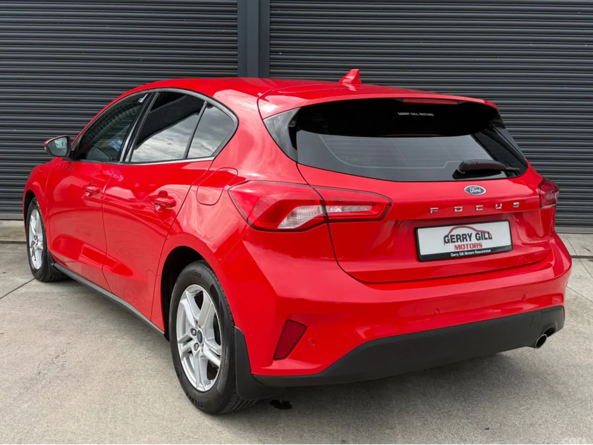 Ford Focus Hatchback, Diesel, 2020, Red
