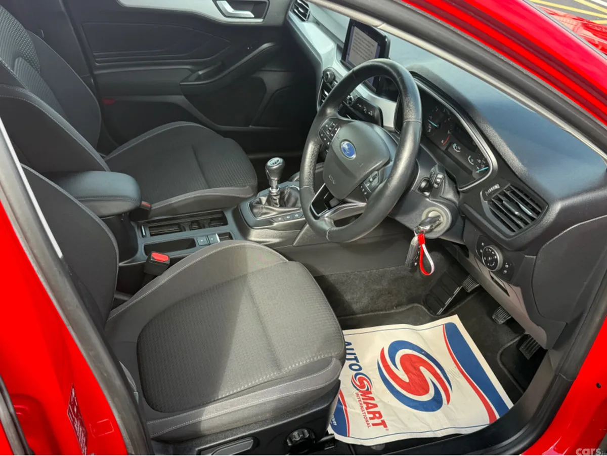 Ford Focus Hatchback, Diesel, 2020, Red