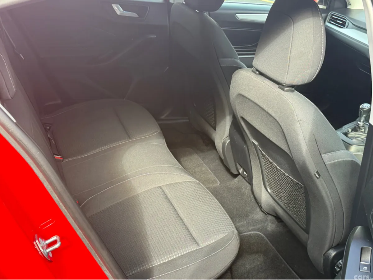 Ford Focus Hatchback, Diesel, 2020, Red