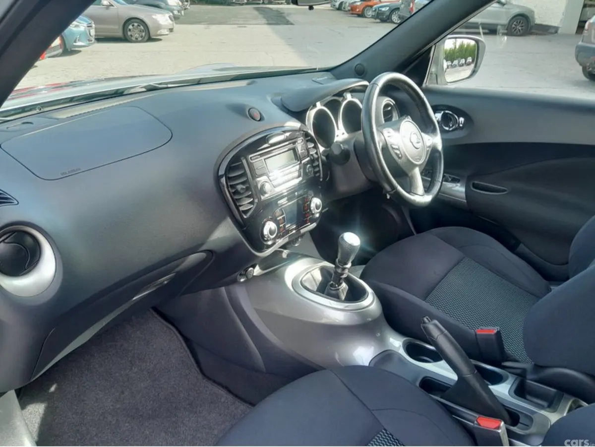 Nissan Juke Hatchback, Petrol, 2015, Silver