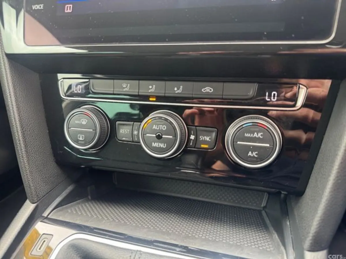 Volkswagen Passat Saloon, Diesel, 2020, Grey