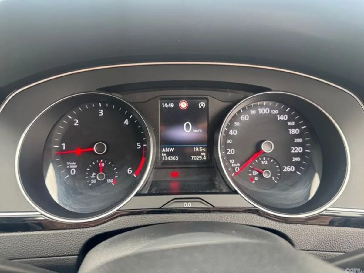 Volkswagen Passat Saloon, Diesel, 2020, Grey