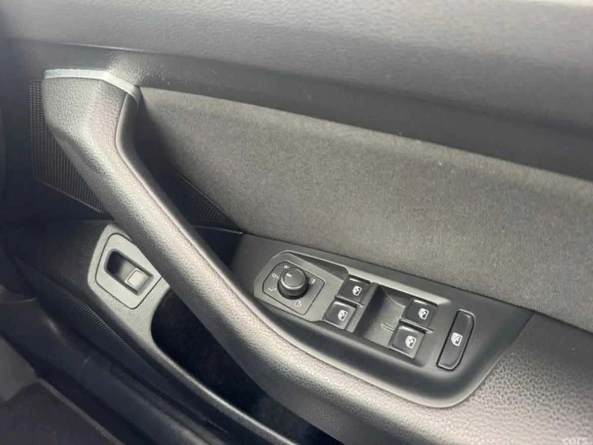 Volkswagen Passat Saloon, Diesel, 2020, Grey