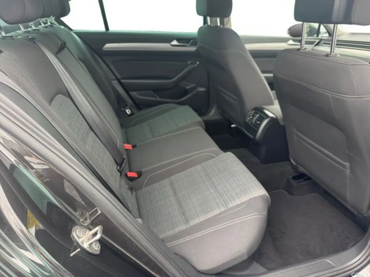 Volkswagen Passat Saloon, Diesel, 2020, Grey