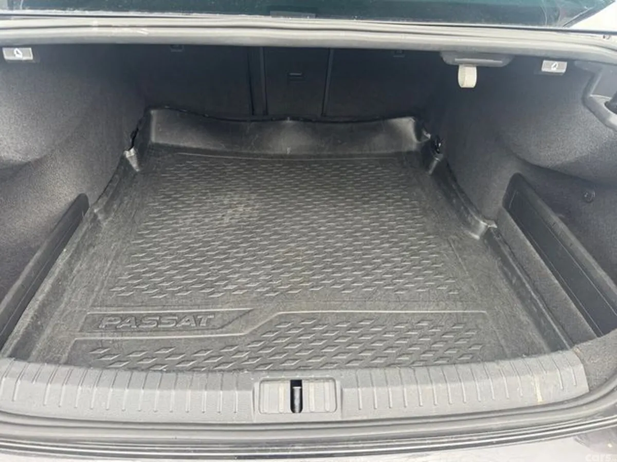 Volkswagen Passat Saloon, Diesel, 2020, Grey