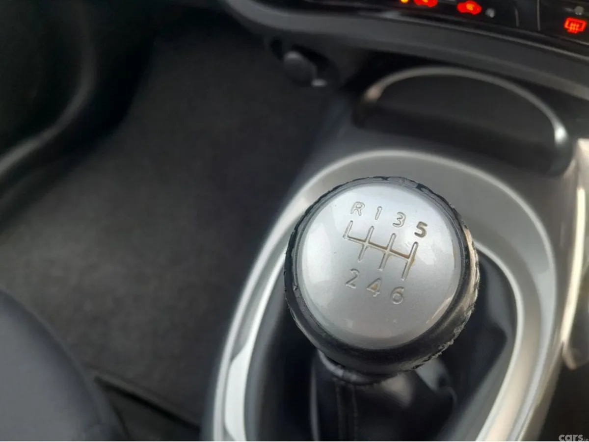 Nissan Juke Hatchback, Petrol, 2015, Silver