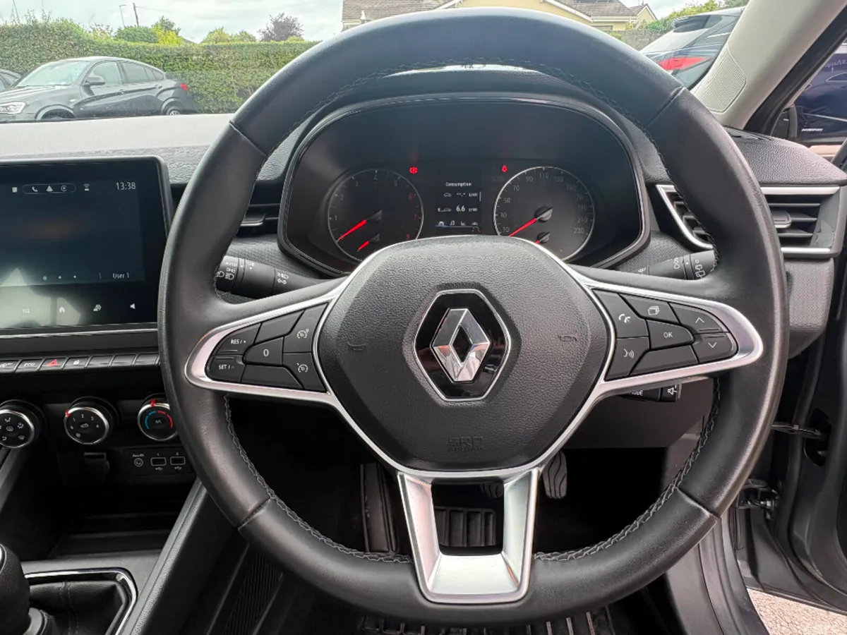 Renault Clio Hatchback, Petrol, 2023, Grey