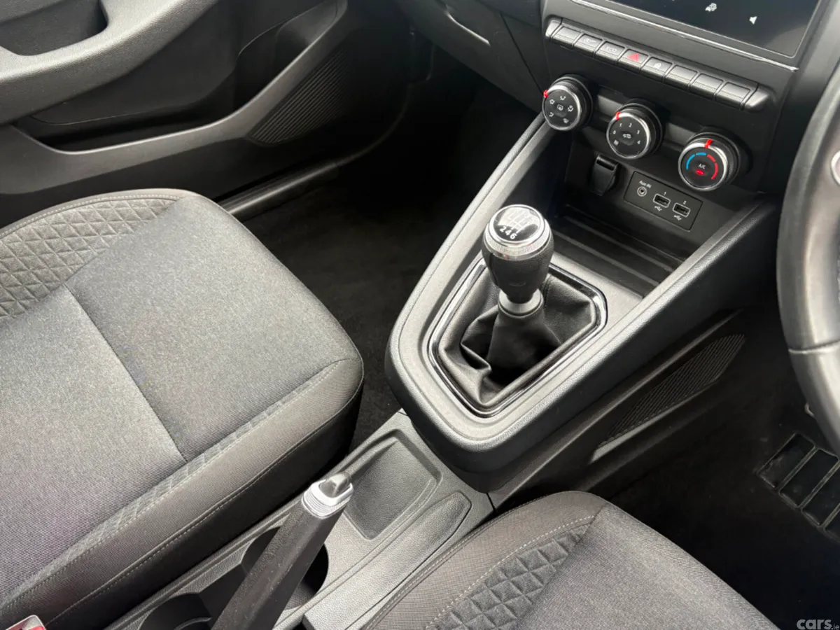 Renault Clio Hatchback, Petrol, 2023, Grey