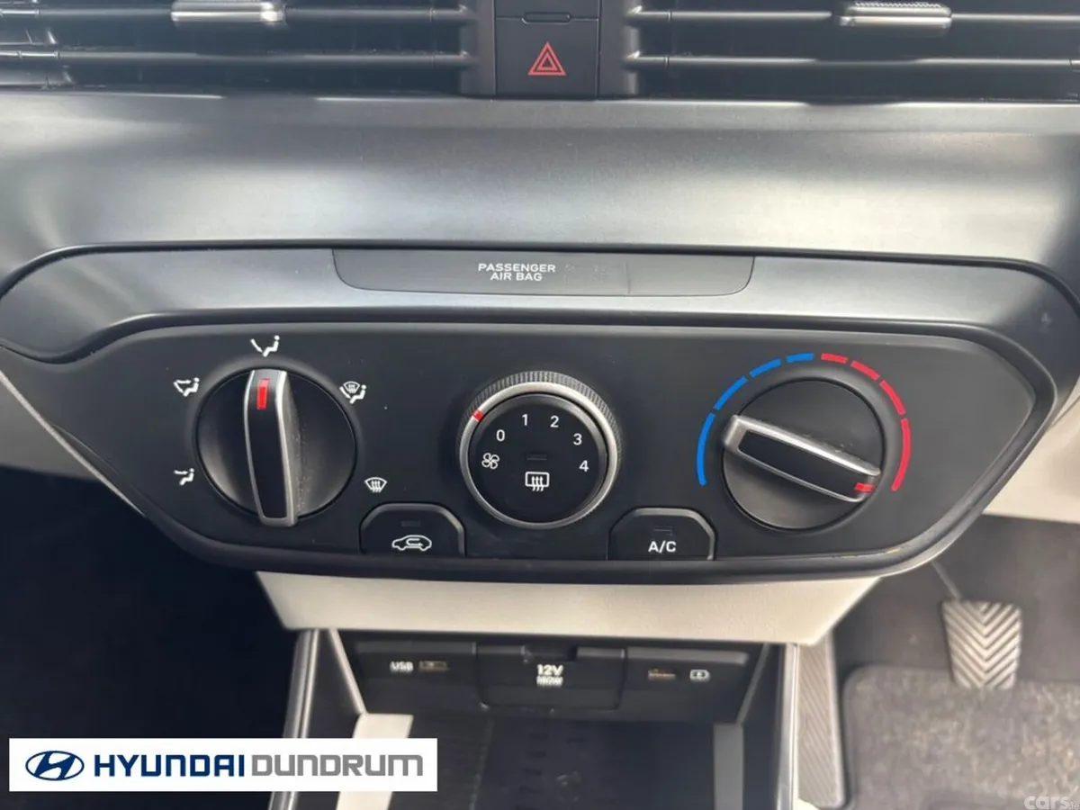 Hyundai i20 Hatchback, Petrol, 2021, White